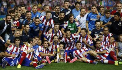 20140823172128-plantilla-atletico-madrid-posa-junto-trofeo-supercopa-espana.jpg